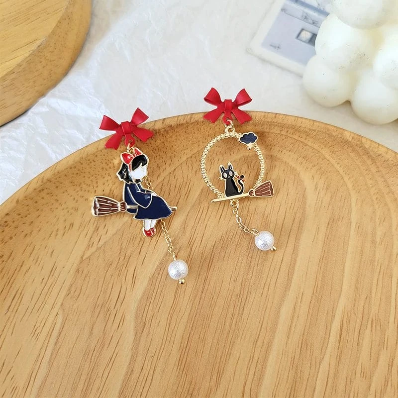 Kiki’s Delivery Service Cute Pearl Asymmetry Earrings - Image 4